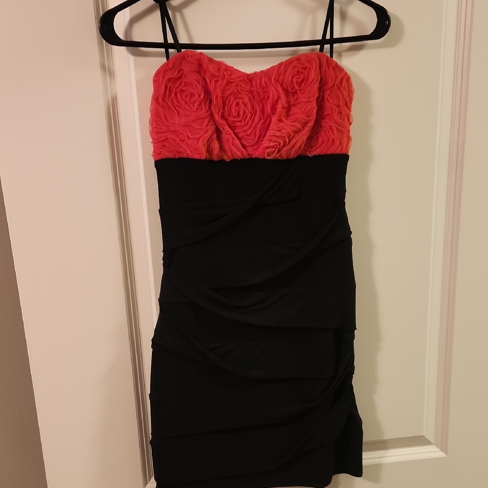 I.N. San Francisco Red and Black Textured Mini Dress